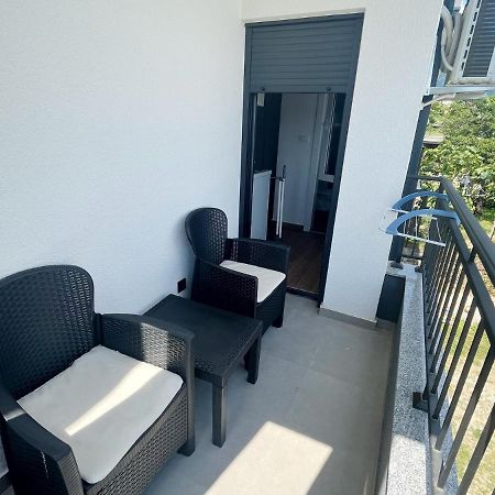 Lana Apartmani Bar Exterior foto
