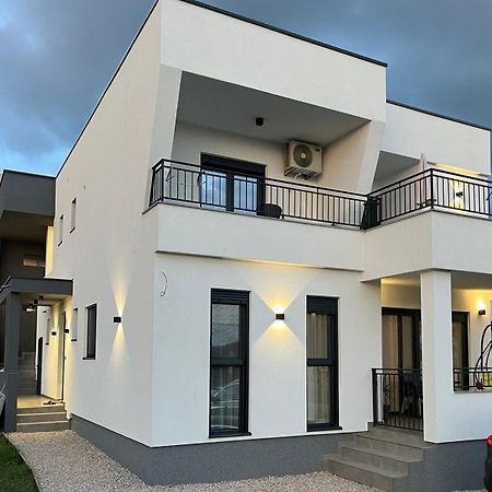 Lana Apartmani Bar Exterior foto